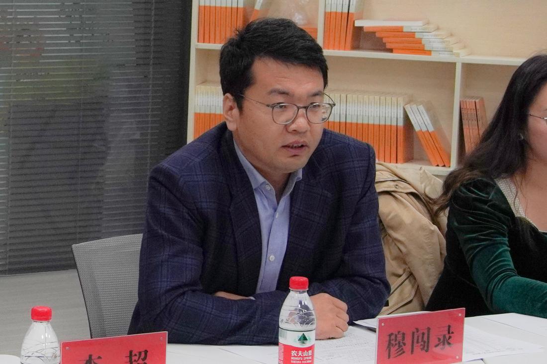 1.学院团委书记穆闯录讲话.JPG