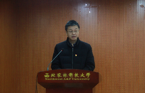 党委书记王德连宣读表彰决定.jpg
